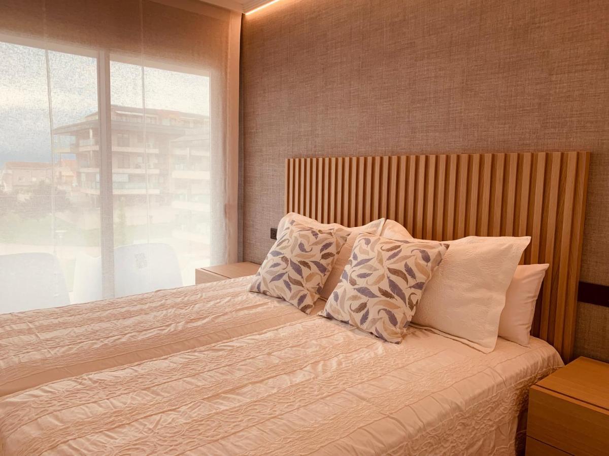 Canelas Premium Nuevos Con Piscina, Amplias Terrazas Y Garaje * Portonovo
